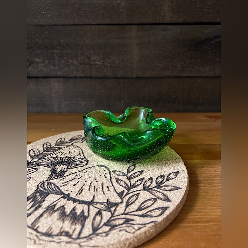 Vintage Stunning Green Controlled Bubble Art Glass Ashtray Bowl & Trinket Dish